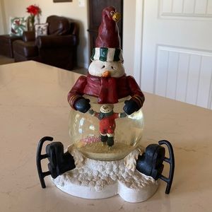 Snowmen Globe the Christmas Sampler